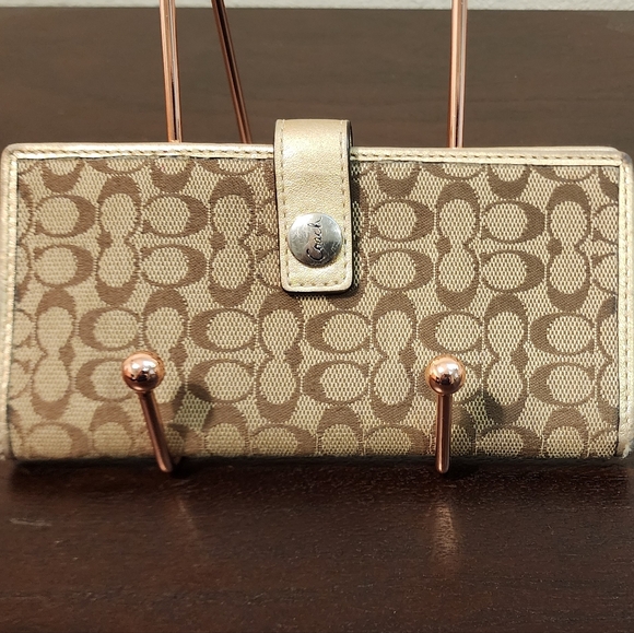 Coach Handbags - Vintage Coach Canvas Signature C Wallet
